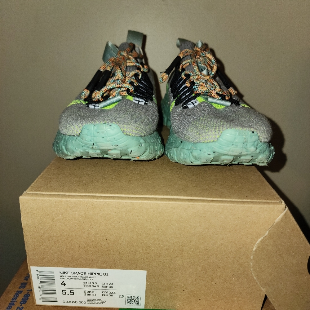 Nike Space Hippie 01